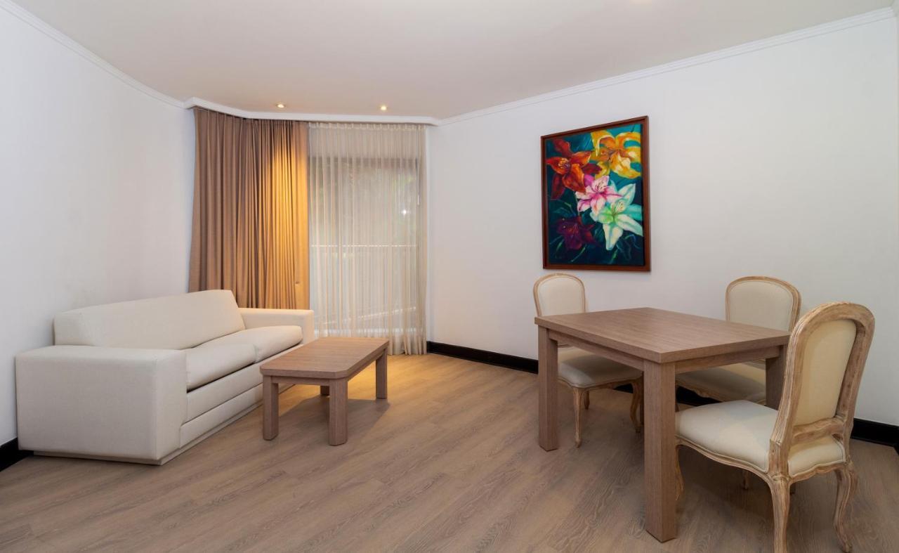 Hotel Dann Carlton Belfort Medellín Esterno foto A living room
