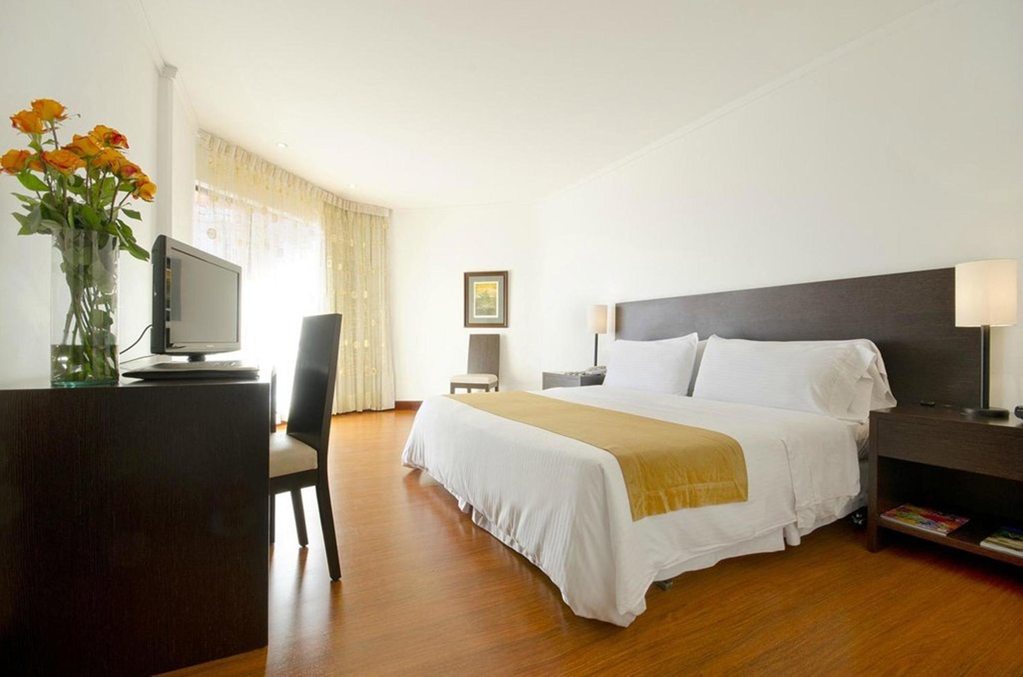 Hotel Dann Carlton Belfort Medellín Esterno foto A room at the hotel