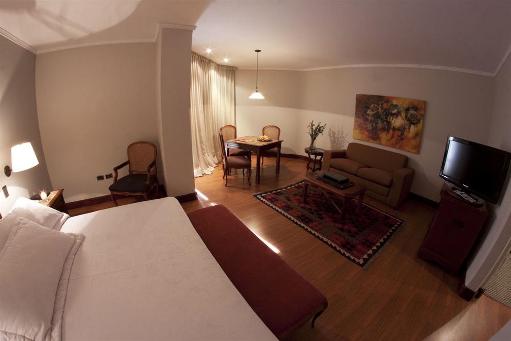 Hotel Dann Carlton Belfort Medellín Esterno foto A room at the hotel